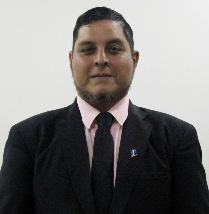 Lic. Ernesto Cedillos